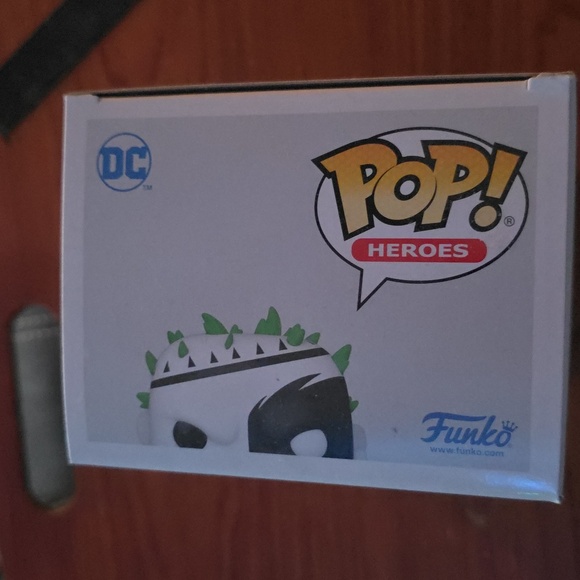 Funko Pop! Heroes The Joker King - Black, Red, White, Green - Picture 5 of 6